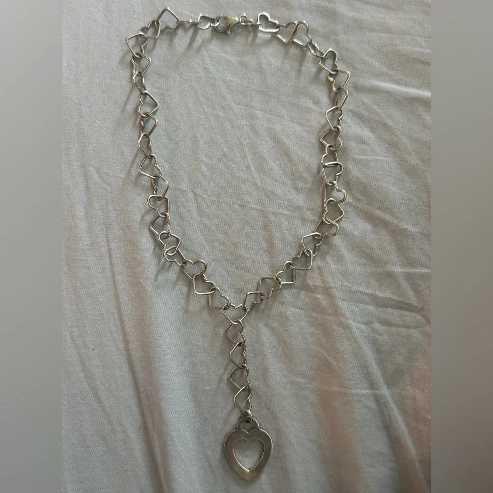 Elegant Silver Heart Necklace - Picture 1 of 1